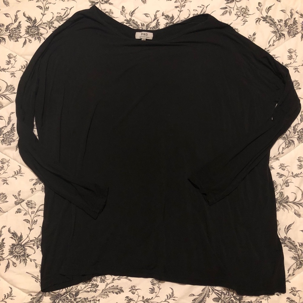 Long sleeve black piko